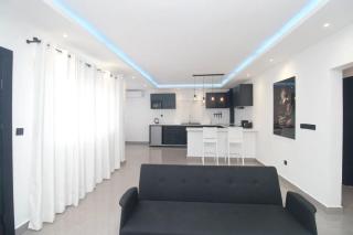VOAK Home - 6
