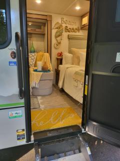 Island Breeze RV - Covington - 0