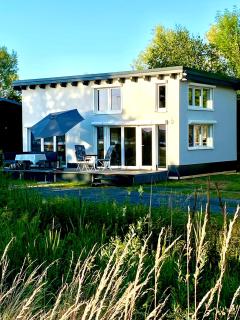 House of Happiness mit Seeblick - Hungen - 2