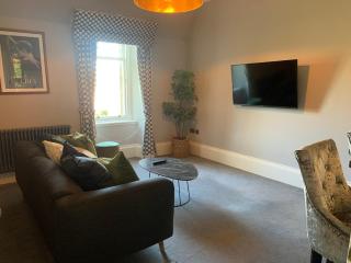 Pollokshields Burgh Hall Lodge Houses - 1