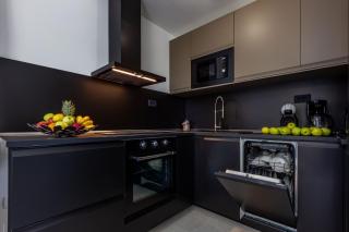 LPL Luxury Apartments - 2