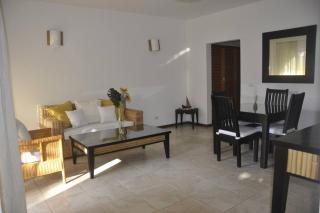 Apartamento con vista a la piscina - 9