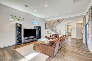 Serene Austin Stunner - Austin - 3