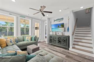 Sandy Palms - Pool & Hot Tub, 3 Min Walk to the Beach, w Golf Cart & Beach Gear - 9
