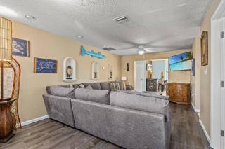 Pirates Cove - Private Pool, Seasonal Hot Tub, Game Room, Close to Beach, Pets OK - 1