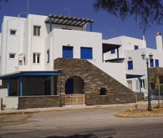 Aeolian Mode Beachfront 4 beds 2 bedrooms perfect spot - Tinos Town - 0