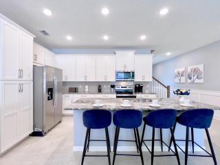 Beautiful 5 Bedroom Town Home with Splash Pool home - Kissimmee - 4