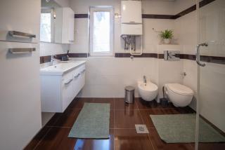 Bright & Spacious Apartment in Main Central Zone - Sarajevo - 9