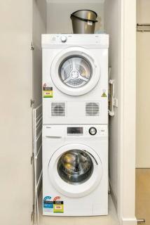 CBD Skyline 2 Bedroom Apartment - 6