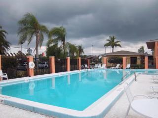Americas Best Value Inn Florida Turnpike & I-95 - Fort Pierce - 0