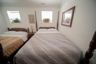 Inspiring Grotto Sleeps 10-20 Free TV & Parking - Chicago - 1