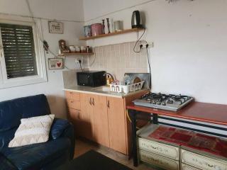 2 bedroom apartment in batiya makov shared rooms - 7