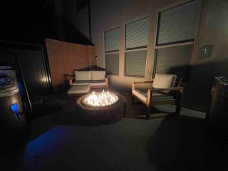 Modern Work/Relax - Private Hottub & Firepit - Washington - 6