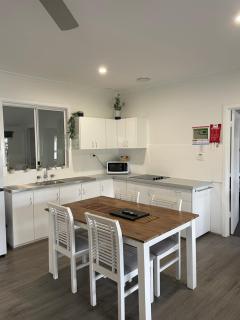 Busselton Jetty Chalets - Busselton - 9