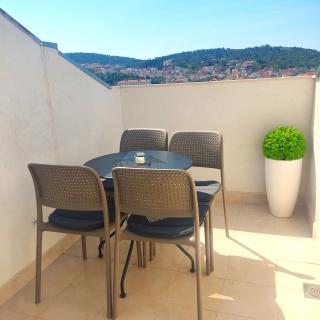 Sunset View Apartment - Cozy Apartment with Stunning Panoramic View - 1