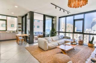 Luxury 2BR Beachfront Apt - 0