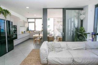 Luxury 2BR Beachfront Apt - 4