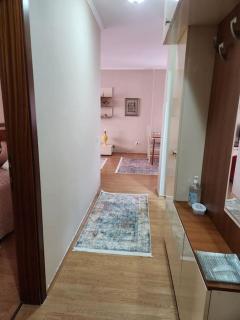 Cosy, centrally-located flat - Tirana - 2