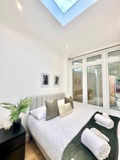London Charm - Stylish Room in Spacious Home - Londra - 9