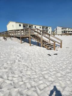 Quiet 2 bedroom condo on Gulf with pool and pond - Pensacola Beach - 2