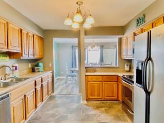 Sea Oats C105 by ALBVR - Updated 3BR, 2BA Condo, Outdoor Pools, Pier, Dedicated Beach Access, and Smart TVs - Gulf Shores - 4