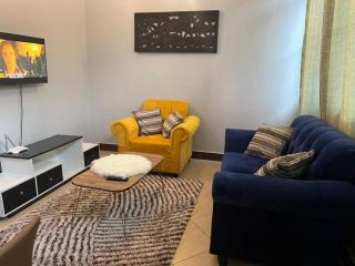 Romantic, Stunning & Authentic Ensuited Master Bedroom - Dar es Salaam - 9