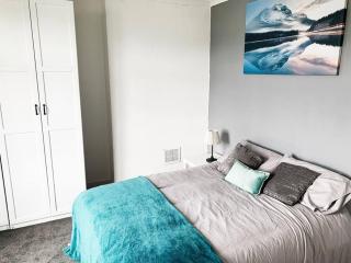 Beautiful 3 bed apartment - Free parking, Near trains - Norbury - 3