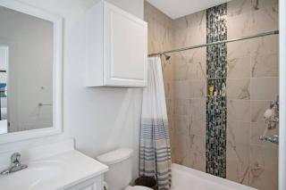 Classy 4BDRM Home W/Pool Mins To Beach and Shops! - Port Aransas - 1