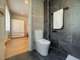 625A 5 dormitorios con baño - Oviedo - 3