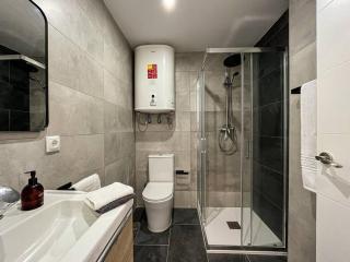 625A Piso de 5 dormitorios con 5 baños - Oviedo - 2