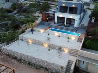 Golden residence with heated pool - Vinišće - 0