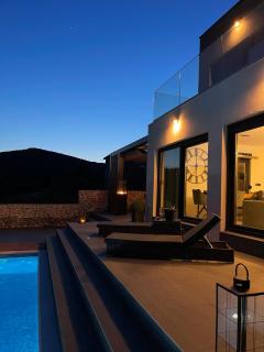 Golden residence with heated pool - Vinišće - 4