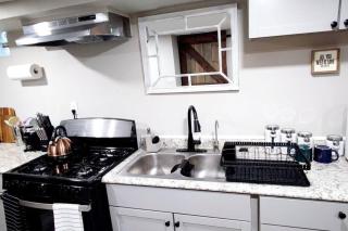 Spacious Suite Close to Downtown Indy/ King Bed - 2