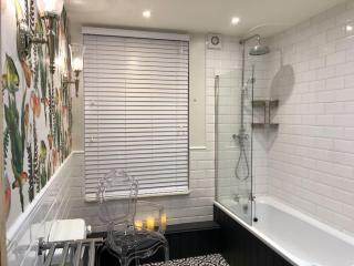 The Pirate's Palace, Whitby - Elegant, Comfy, Fun - 8