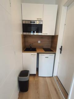 Studio calme dans villa habitée, parking privé et gratuit - Rhut - 6