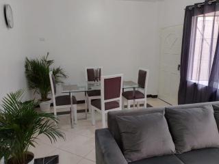 Comfortable 3-Bedroom Apartment, close to the American Consulate - Guayaquil - 2