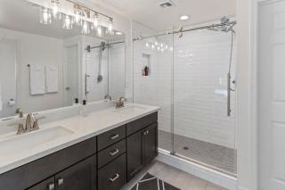 FLG Retreat - Modern Home with Mountain Views - 1