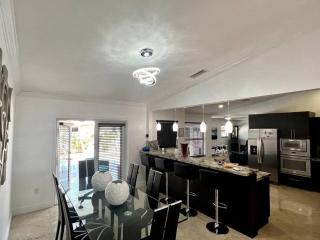 Sunny Getaway: Relaxing Miami Home - Tamiami - 1