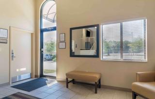 Suburban Studios Louisville East - 6