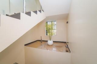 God's Touch Apartments Signature - 4