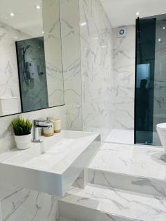 Marbel Aldgate - London - 9
