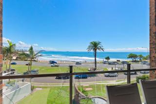 2 bedrooms 2 baths with balcony and ocean views, across from ocean - Alexandra Headland - 1