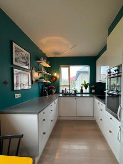 Bright and Spacious 4 bedroom apartment in Hlíðar, Reykjavik - 5