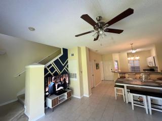 Grand Deluxe 3BR Townhouse near Disney Parks - Kissimmee - 2