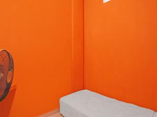 SPOT ON 92569 Anto Homestay SyariahNearPelabuhan Feri Harbor Bay - Nagoya - 6