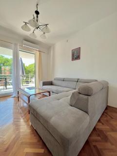 Lemon Tree Apartments - 8