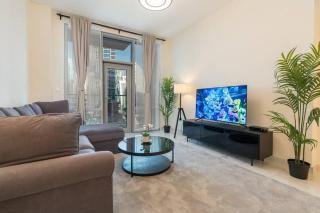 Breathtaking 1Bed with balcony in Al Habtoor city - 4