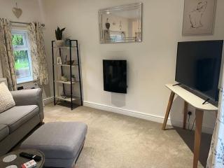 North Cottage Marlfields Hall, Stunning Location - Adlington - 0