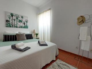 Casa Olhão Terraço: espaço, conforto e terraço com churrasqueira - 1