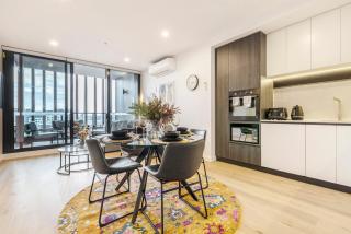 Stylish 1 bedroom 1 bathroom apartment - 9